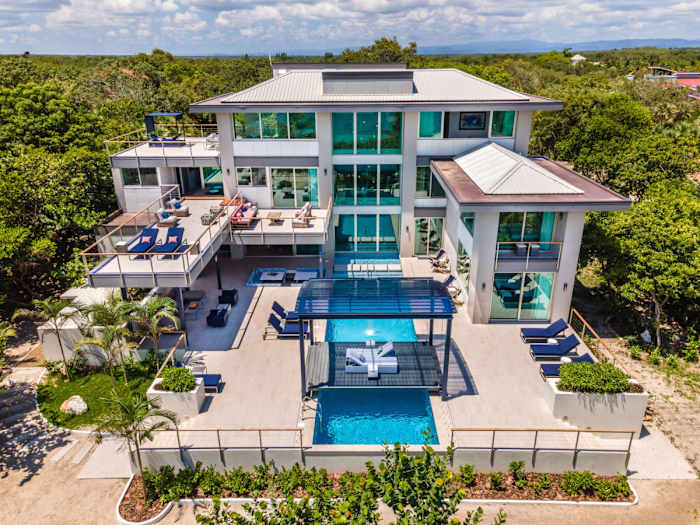 Mega House at Naïa Resort and Spa